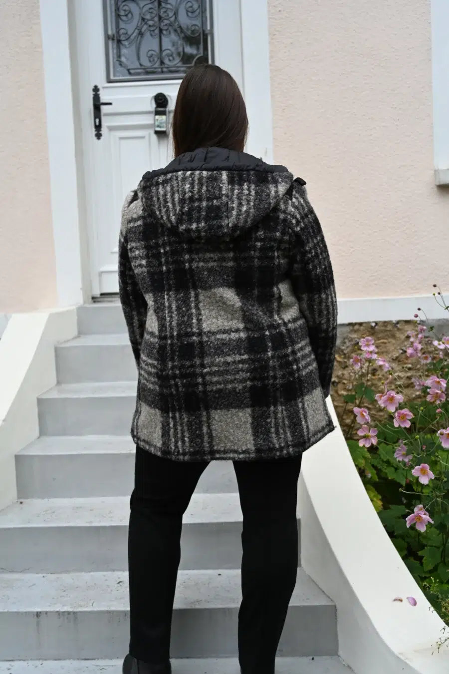 Manteau matelassé avec capuche amovible – chic et confortable – Image 2