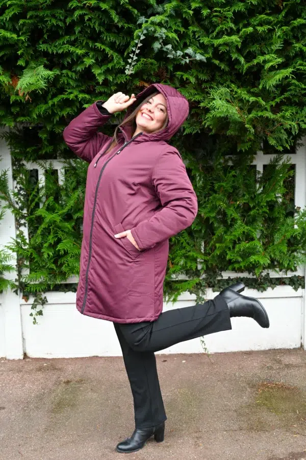 Doudoune légère bordeaux – chaleur et confort d’hiver