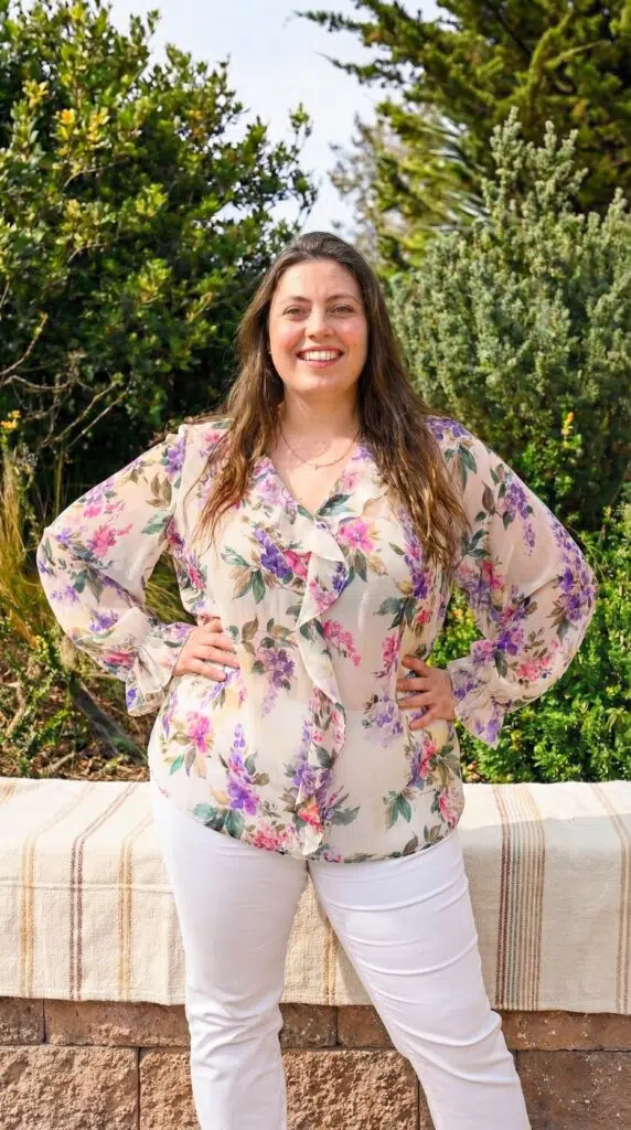 Chemise fluide pastel avec froufrou