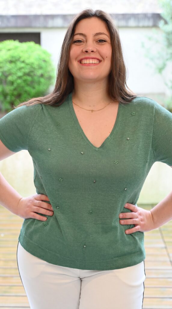 Haut en maille col V avec strass – Chanvre et viscose