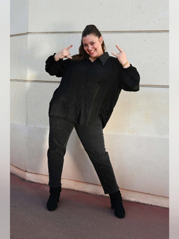 CHEMISE EVASEE AVEC COL 0 CLOUS
